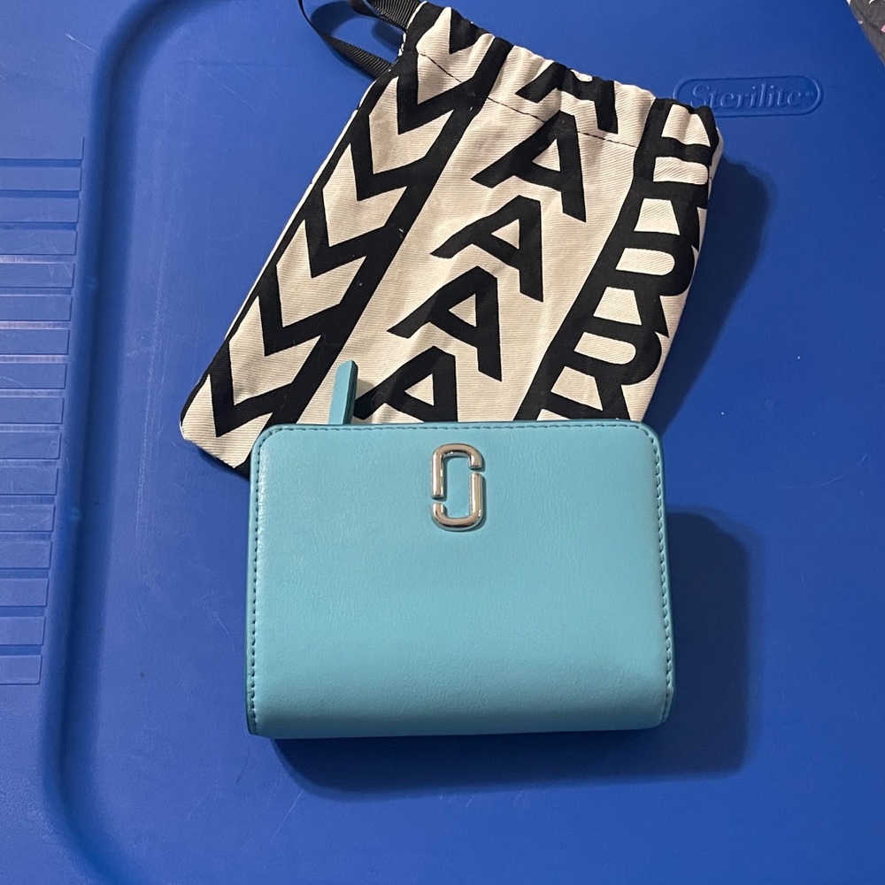 Marc Jacobs Light Blue Wallet great used condition